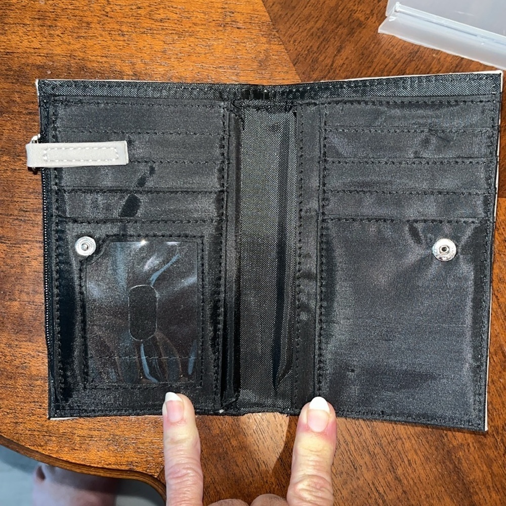 Nicole Miller Wallet 6 x 4 double snap 3 compartments  card& ID holder grey NWOT - Picture 9 of 10
